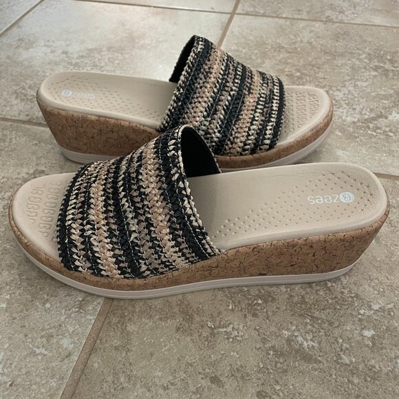 Women's Breezy Slide Wedge Sandals - Picture 2 of 2